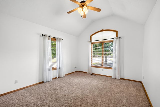 1352 N Lennox Court, Springfield, MO 65802