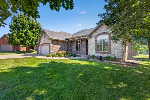 1352 N Lennox Court, Springfield, MO 65802