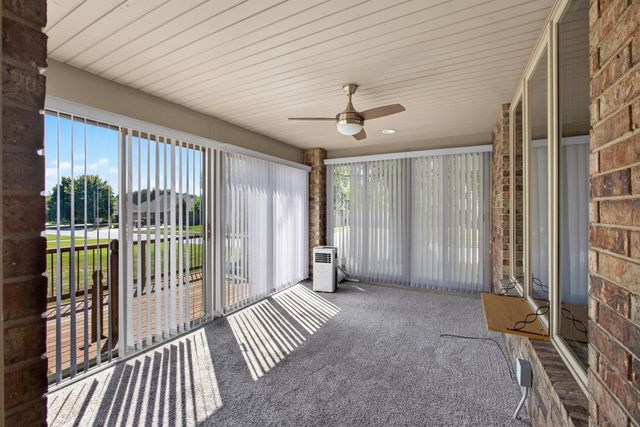 1352 N Lennox Court, Springfield, MO 65802
