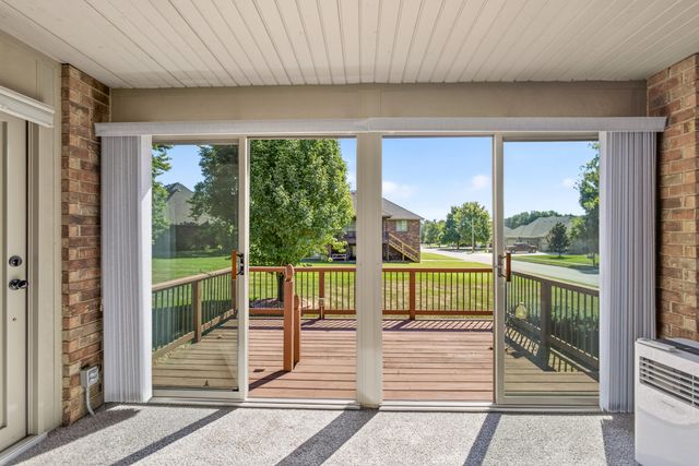 1352 N Lennox Court, Springfield, MO 65802