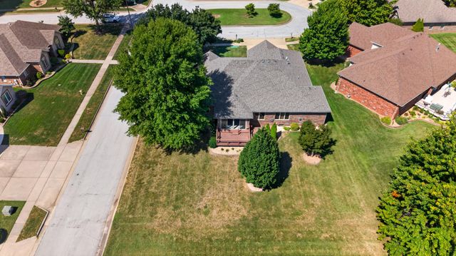 1352 N Lennox Court, Springfield, MO 65802