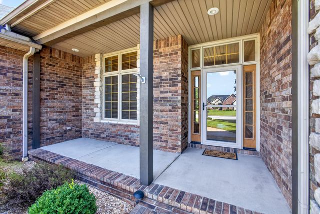 1352 N Lennox Court, Springfield, MO 65802