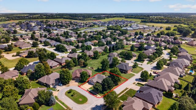 1352 N Lennox Court, Springfield, MO 65802