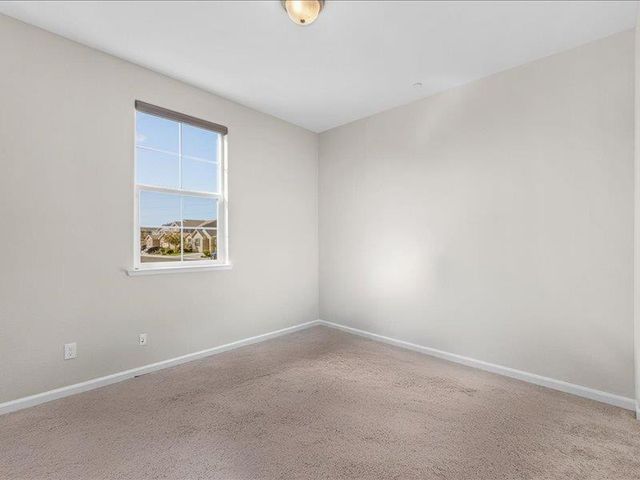 6646 W Beechwood Avenue W, Fresno, CA 93722