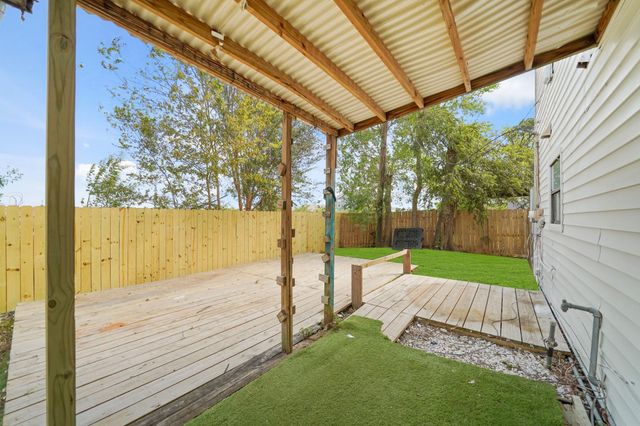 5 Dallas Court 1, Angleton, TX 77515