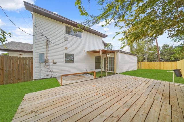 5 Dallas Court 1, Angleton, TX 77515