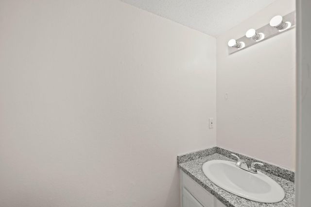 5 Dallas Court 1, Angleton, TX 77515