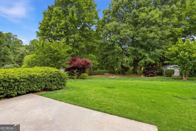 8790 Baycreek Ln, Gainesville, GA 30506