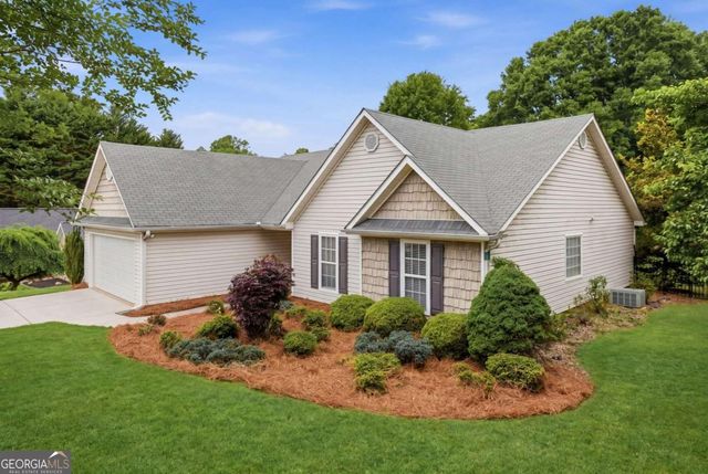 8790 Baycreek Ln, Gainesville, GA 30506