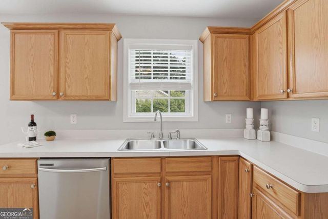 8790 Baycreek Ln, Gainesville, GA 30506