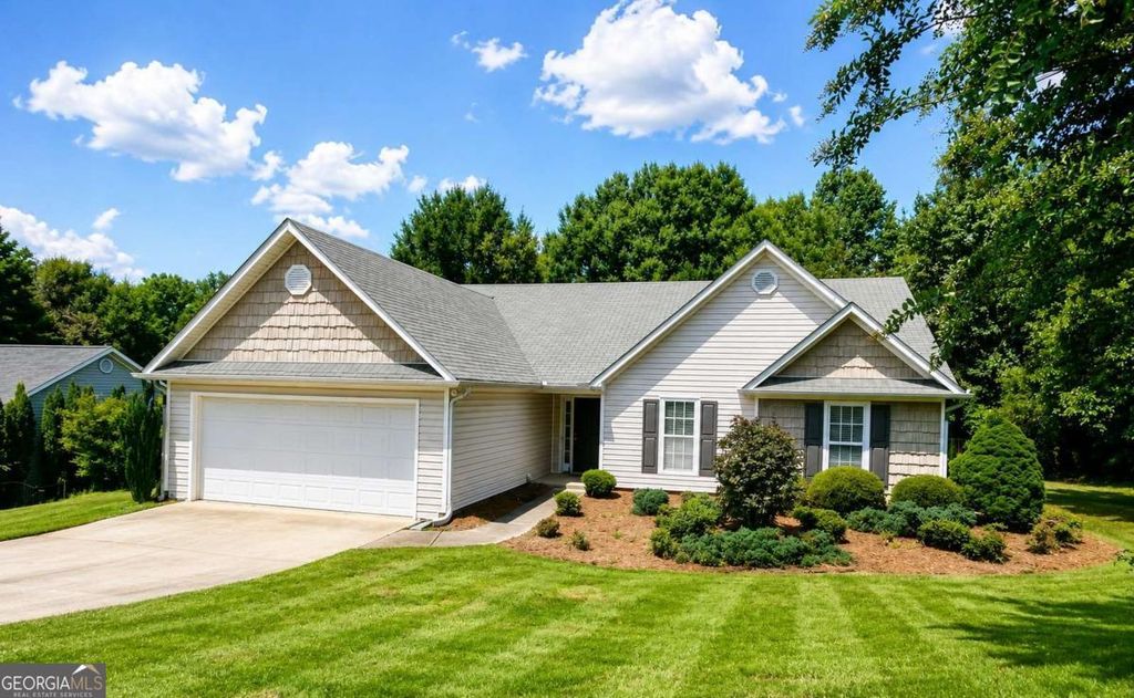 8790 Baycreek Ln, Gainesville, GA 30506