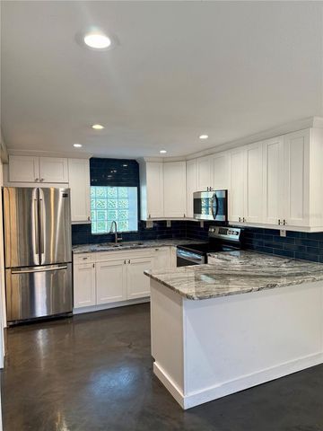 3528 5TH AVENUE N, St Petersburg, FL 33713