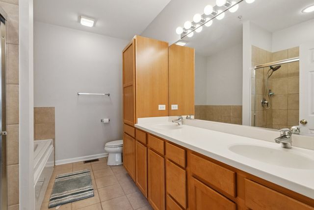 521 Chicago Avenue H, Evanston, IL 60202