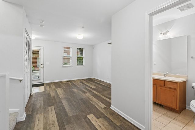 521 Chicago Avenue H, Evanston, IL 60202