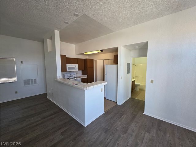 3150 Soft Breezes Drive 2166, Las Vegas, NV 89128