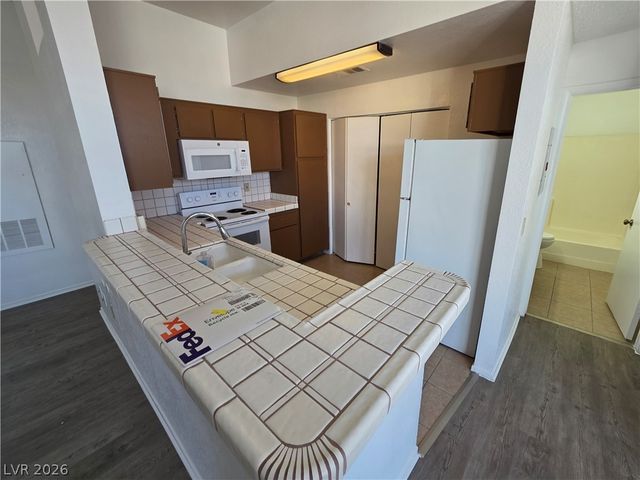 3150 Soft Breezes Drive 2166, Las Vegas, NV 89128