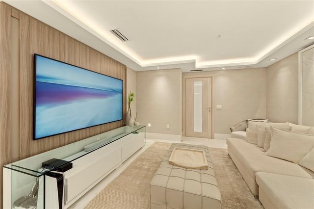 17301 Biscayne Boulevard Ph 7, Aventura, FL 33160
