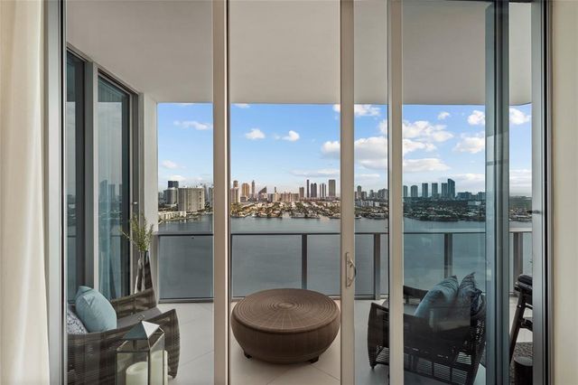 17301 Biscayne Boulevard Ph 7, Aventura, FL 33160