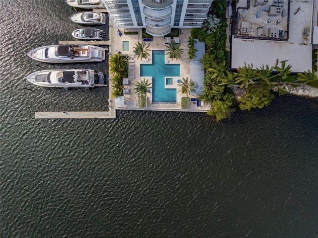 17301 Biscayne Boulevard Ph 7, Aventura, FL 33160
