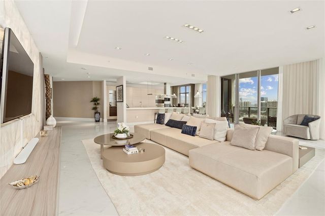 17301 Biscayne Boulevard Ph 7, Aventura, FL 33160