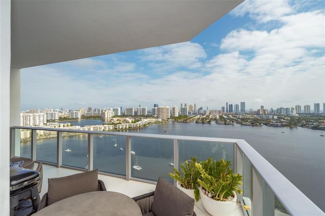 17301 Biscayne Boulevard Ph 7, Aventura, FL 33160