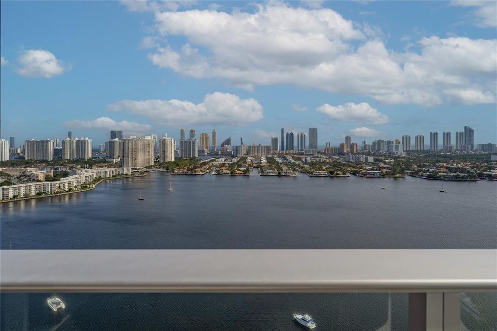 17301 Biscayne Boulevard Ph 7, Aventura, FL 33160