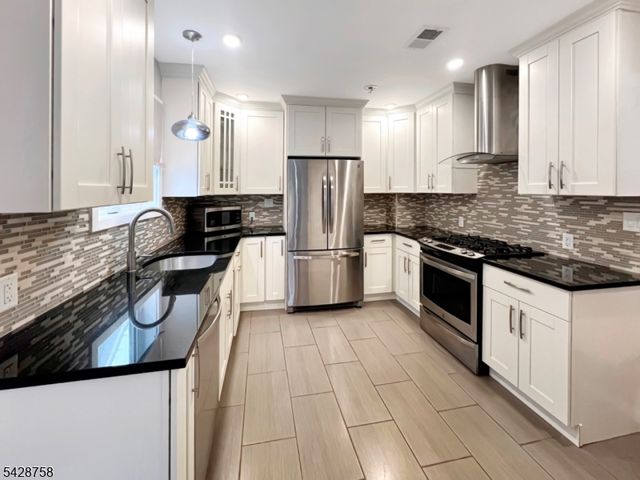 161 W 3Rd St, Clifton City, NJ 07011