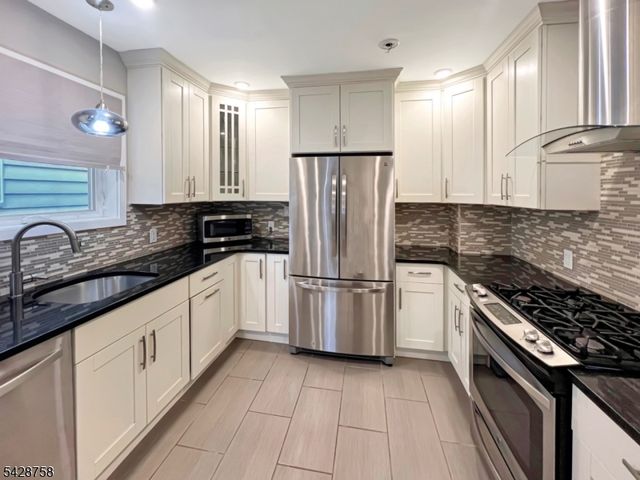 161 W 3Rd St, Clifton City, NJ 07011