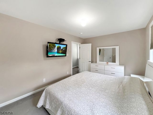161 W 3Rd St, Clifton City, NJ 07011