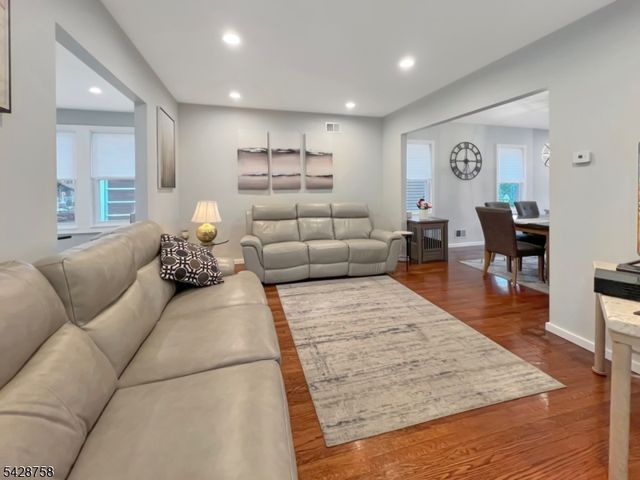 161 W 3Rd St, Clifton City, NJ 07011