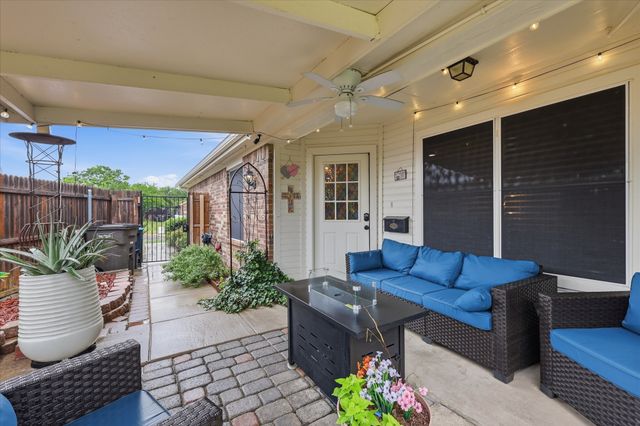 5621 Swords Drive, Fort Worth, TX 76137