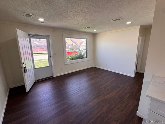 17611 Clarann Street, Melvindale, MI 48122