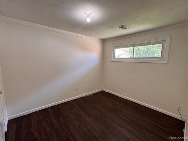 17611 Clarann Street, Melvindale, MI 48122