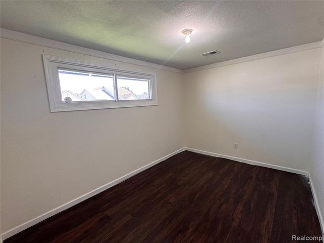 17611 Clarann Street, Melvindale, MI 48122