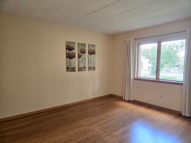 1365 Ashland Avenue 204, Des Plaines, IL 60016