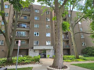 1365 Ashland Avenue 204, Des Plaines, IL 60016