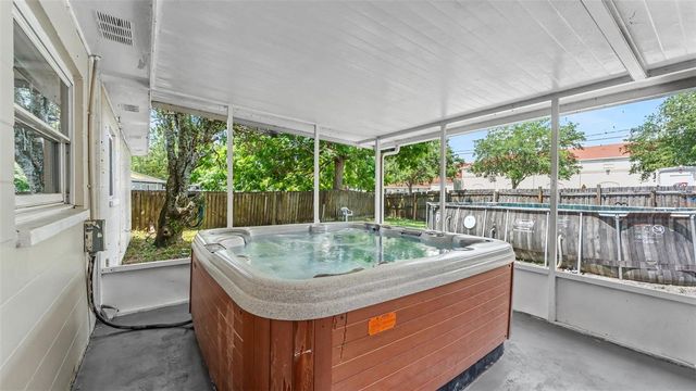1309 CINNAMON WAY W, Lakeland, FL 33801