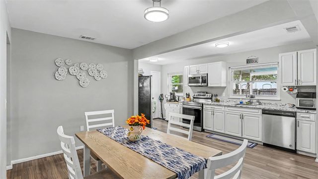 1309 CINNAMON WAY W, Lakeland, FL 33801