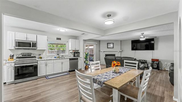1309 CINNAMON WAY W, Lakeland, FL 33801