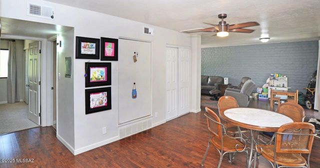 6 W Greenock Dr Apt Aa, Tucson, AZ 85737