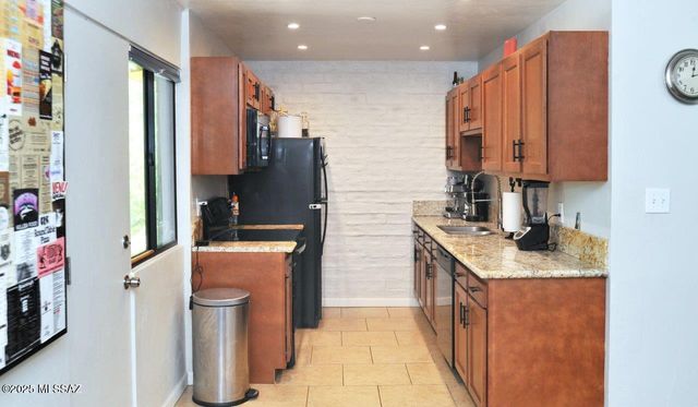 6 W Greenock Dr Apt Aa, Tucson, AZ 85737