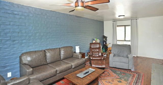 6 W Greenock Dr Apt Aa, Tucson, AZ 85737