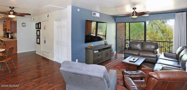 6 W Greenock Dr Apt Aa, Tucson, AZ 85737