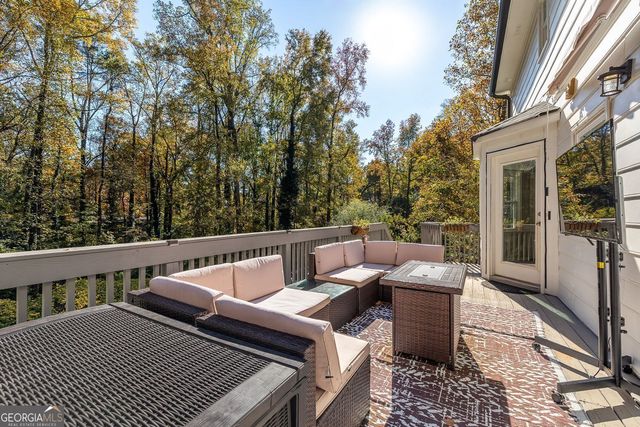 10905 Shallowford Road, Roswell, GA 30075