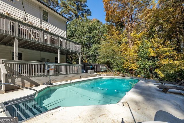 10905 Shallowford Road, Roswell, GA 30075
