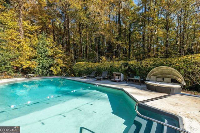 10905 Shallowford Road, Roswell, GA 30075