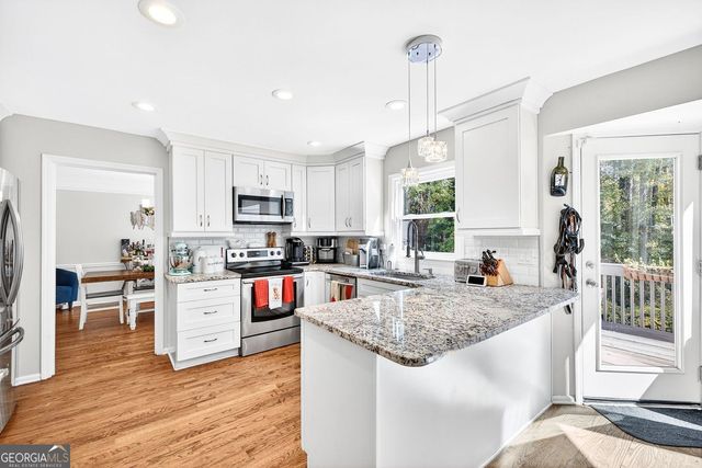 10905 Shallowford Road, Roswell, GA 30075