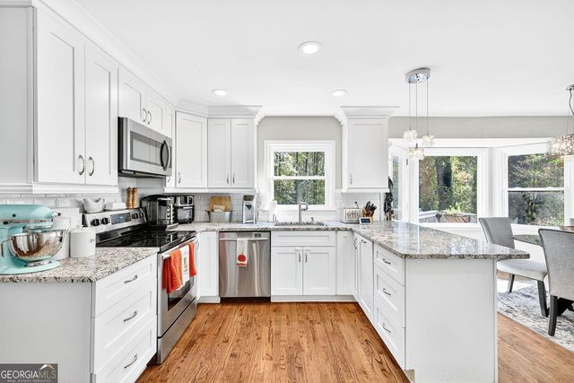 10905 Shallowford Road, Roswell, GA 30075