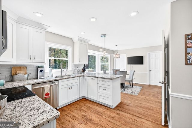 10905 Shallowford Road, Roswell, GA 30075