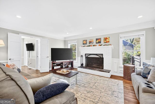 10905 Shallowford Road, Roswell, GA 30075